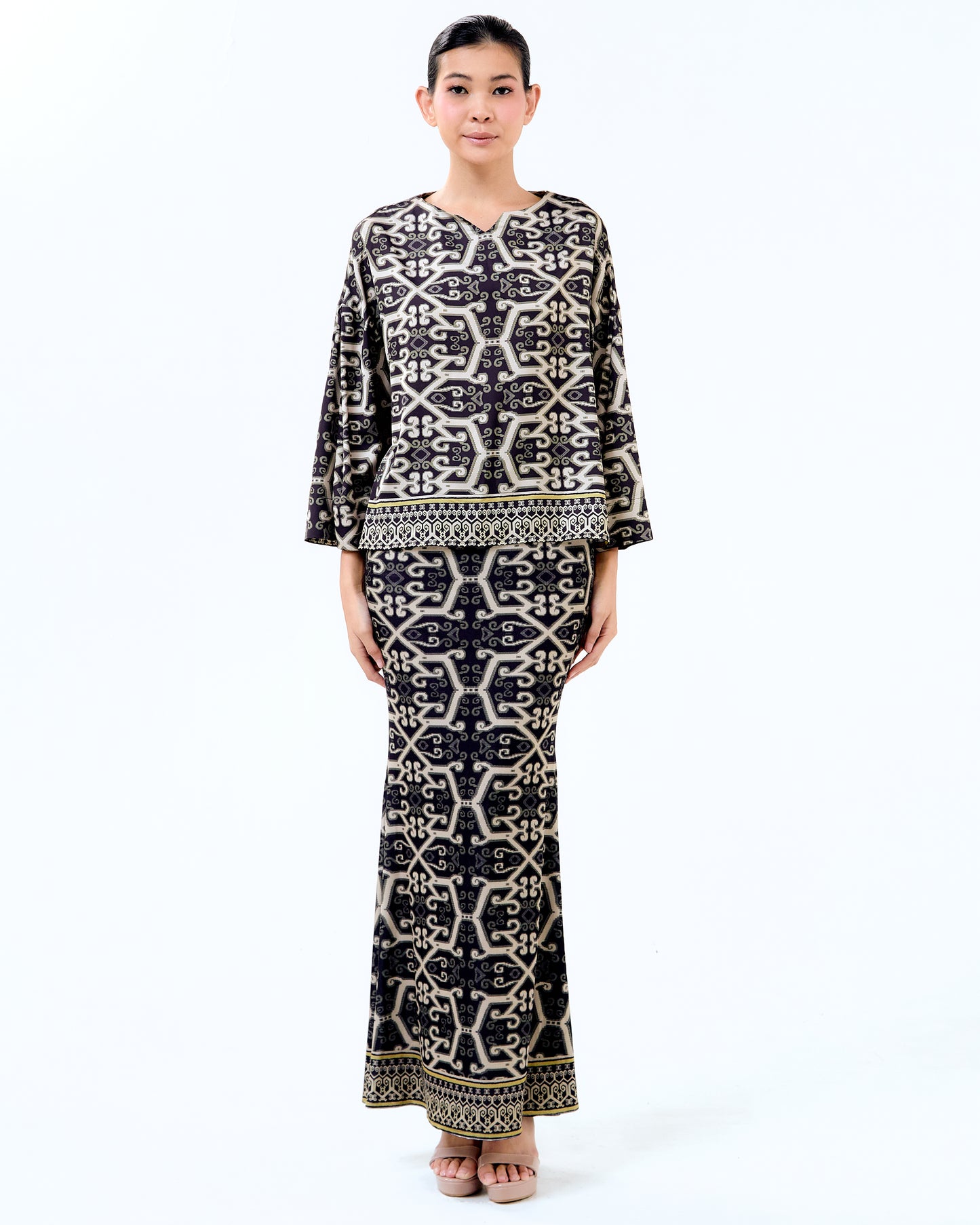 NITA KURUNG - Black/Gold (Pre-Order)