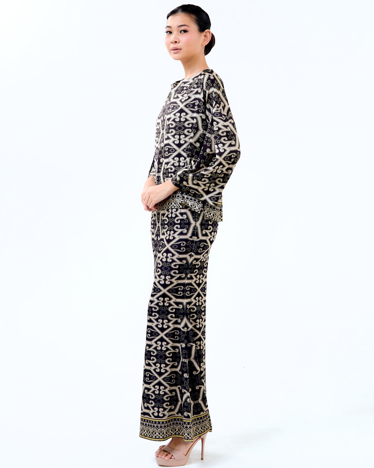NITA KURUNG - Black/Gold (Pre-Order)