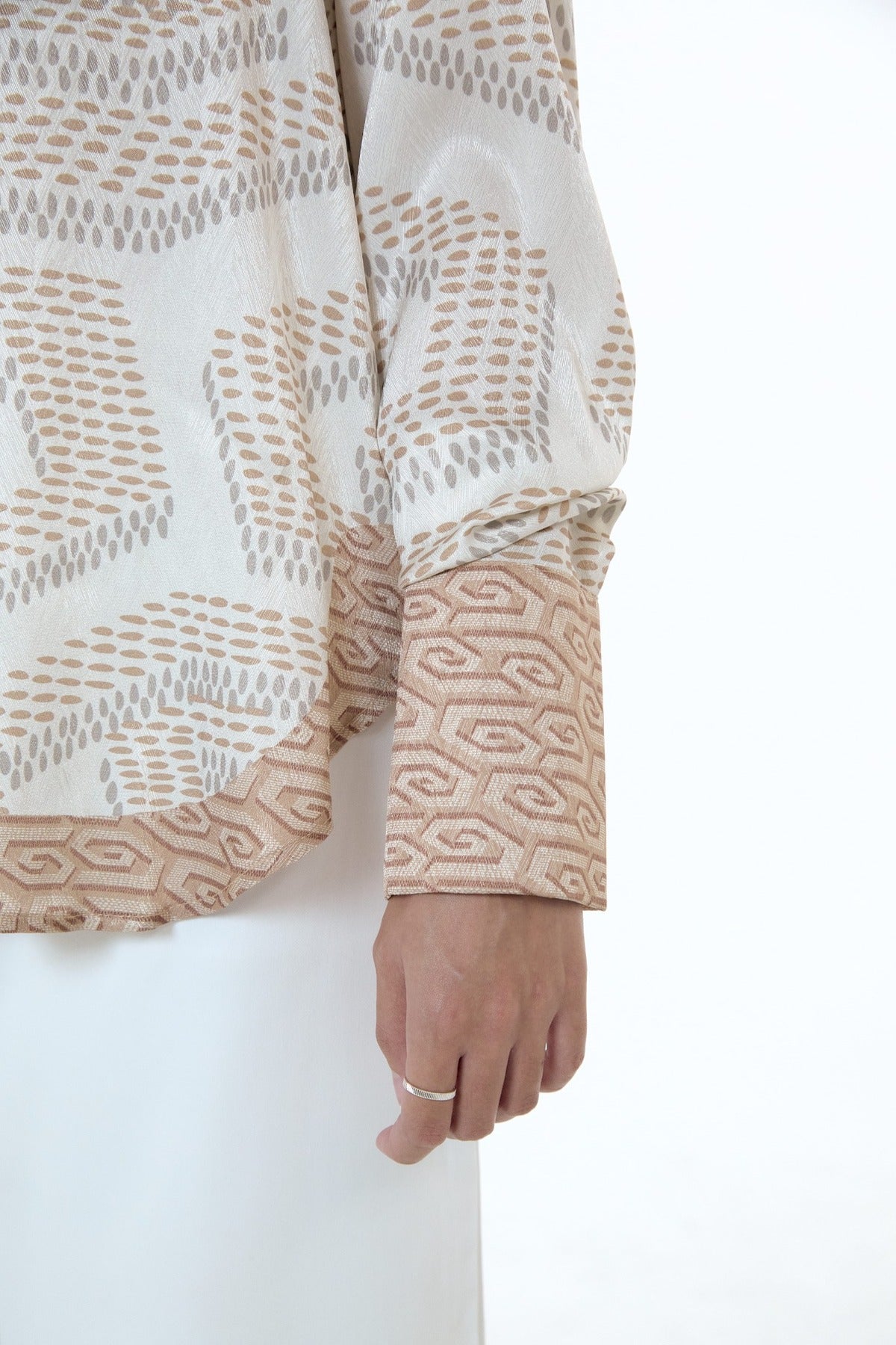 NIRA DAILY BLOUSE - BEIGE
