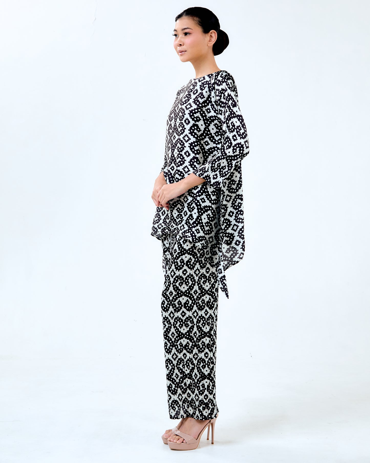 SAND PLEATED KURUNG SET - Black (Pre-Order)