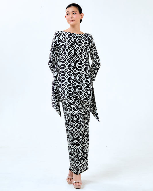 SAND PLEATED KURUNG SET - Black (Pre-Order)