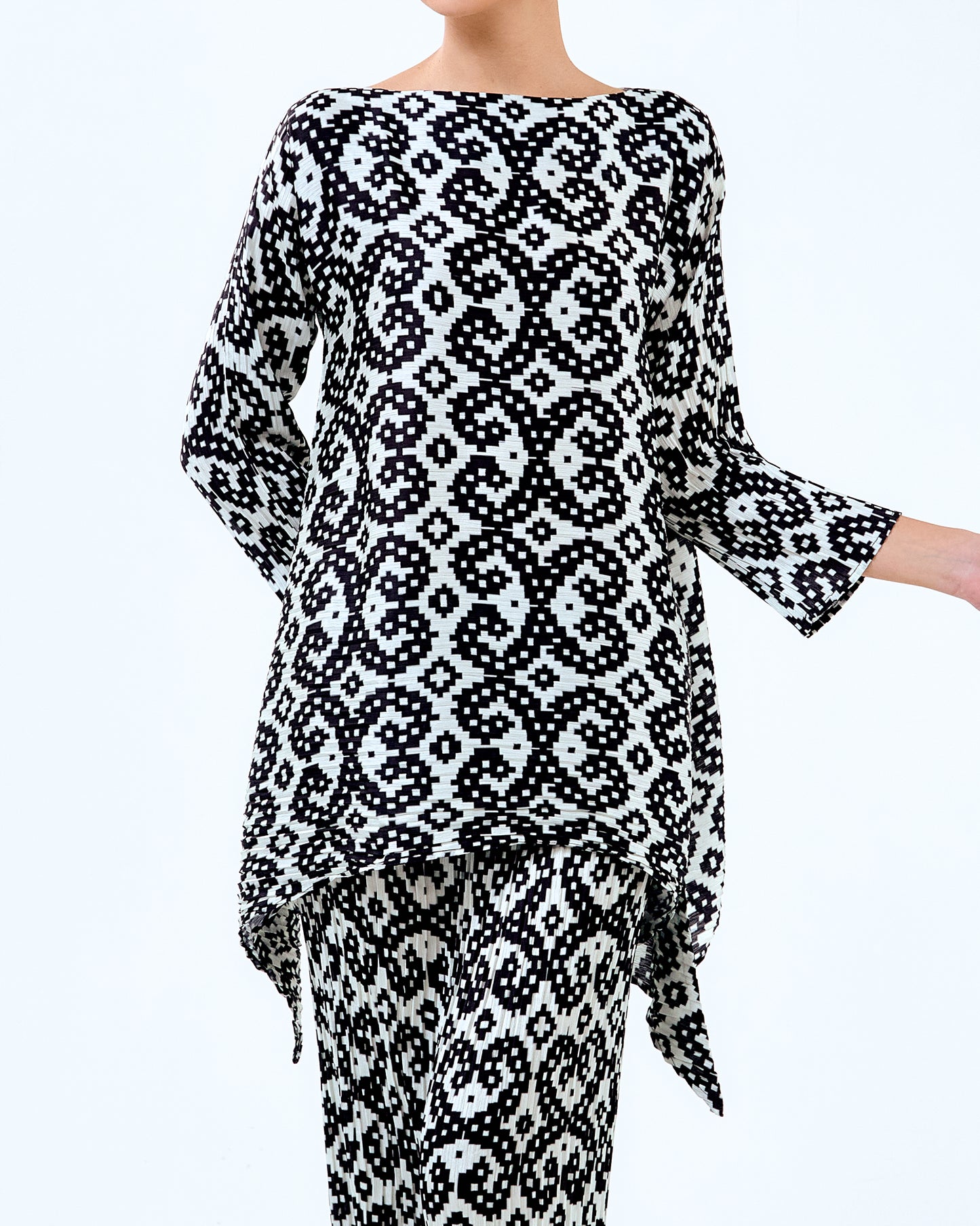 SAND PLEATED KURUNG SET - Black (Pre-Order)