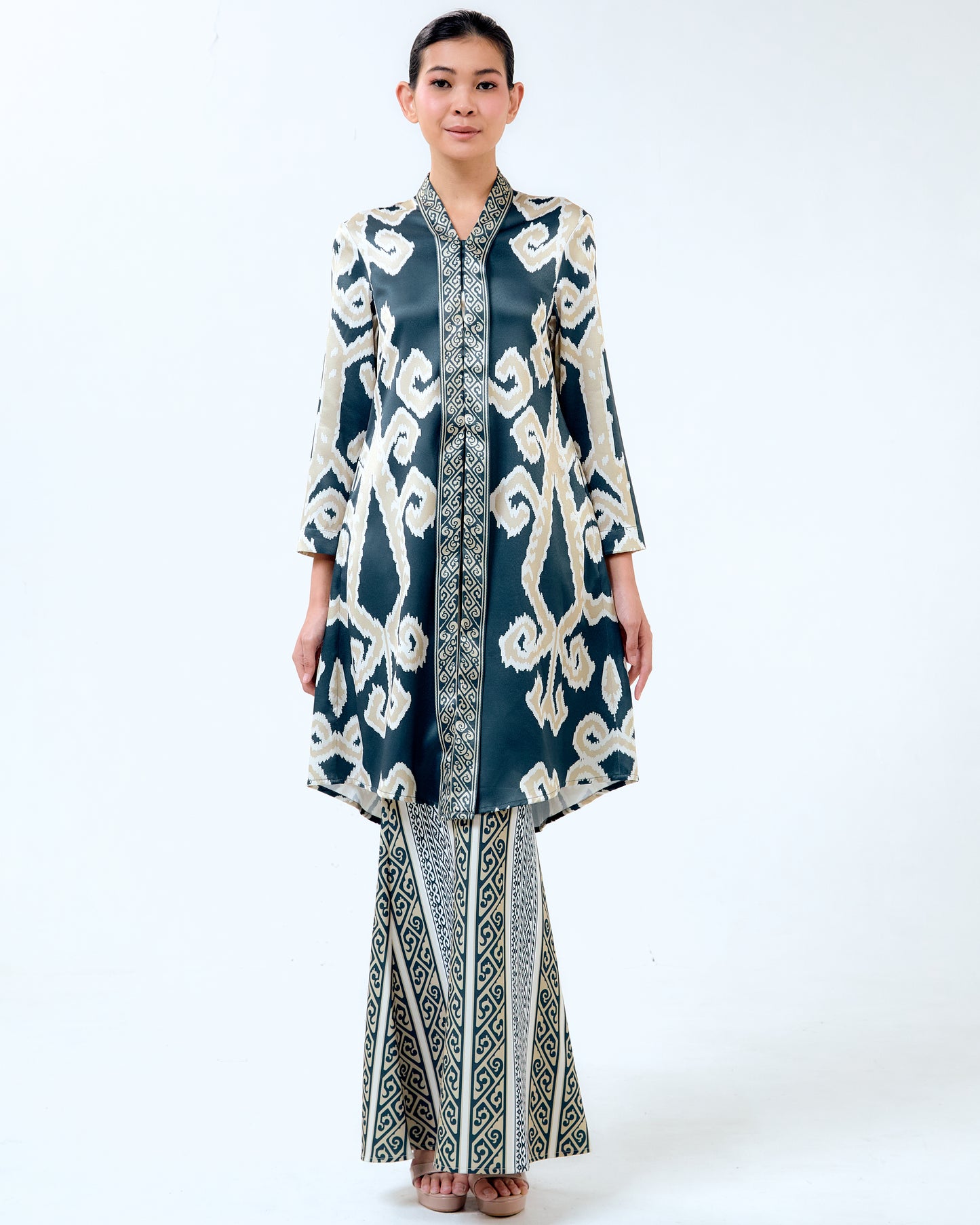 SANDY LONG KEBAYA SET - Navy (Pre-Order)