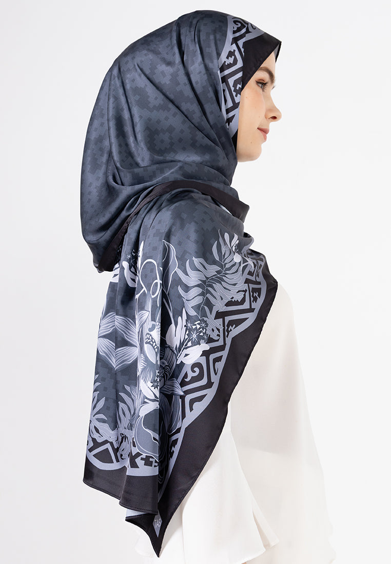 Angela Shawl - Black Monochrome