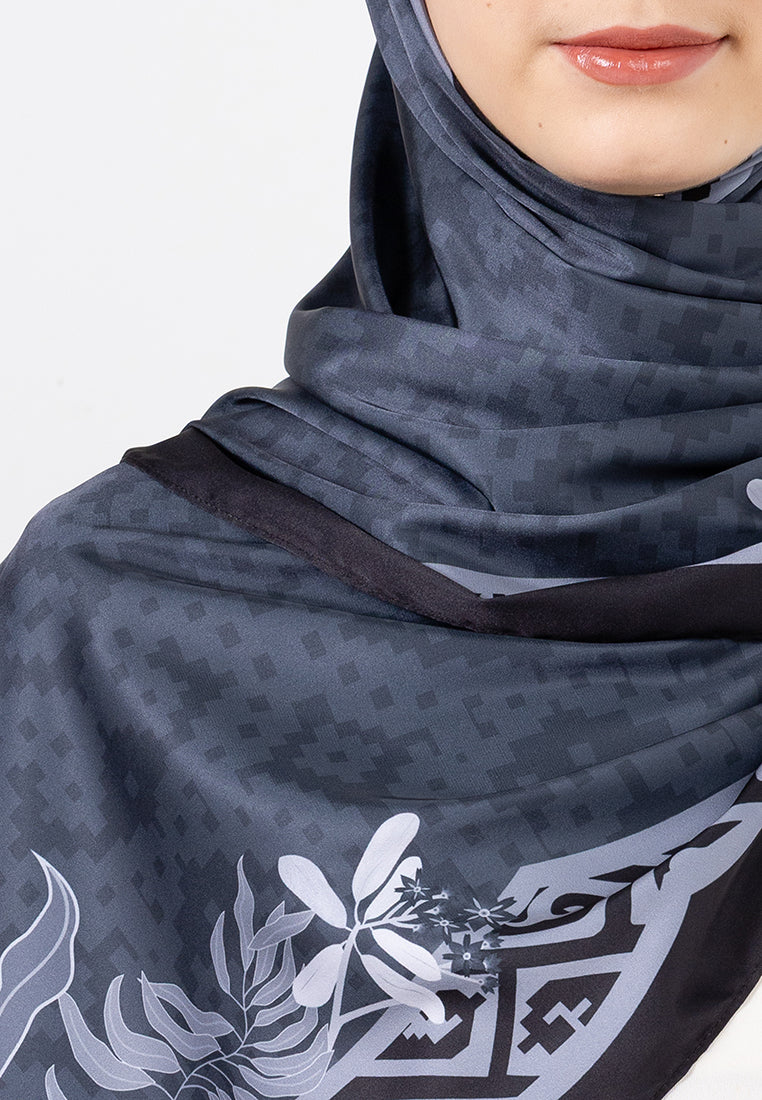 Angela Shawl - Black Monochrome