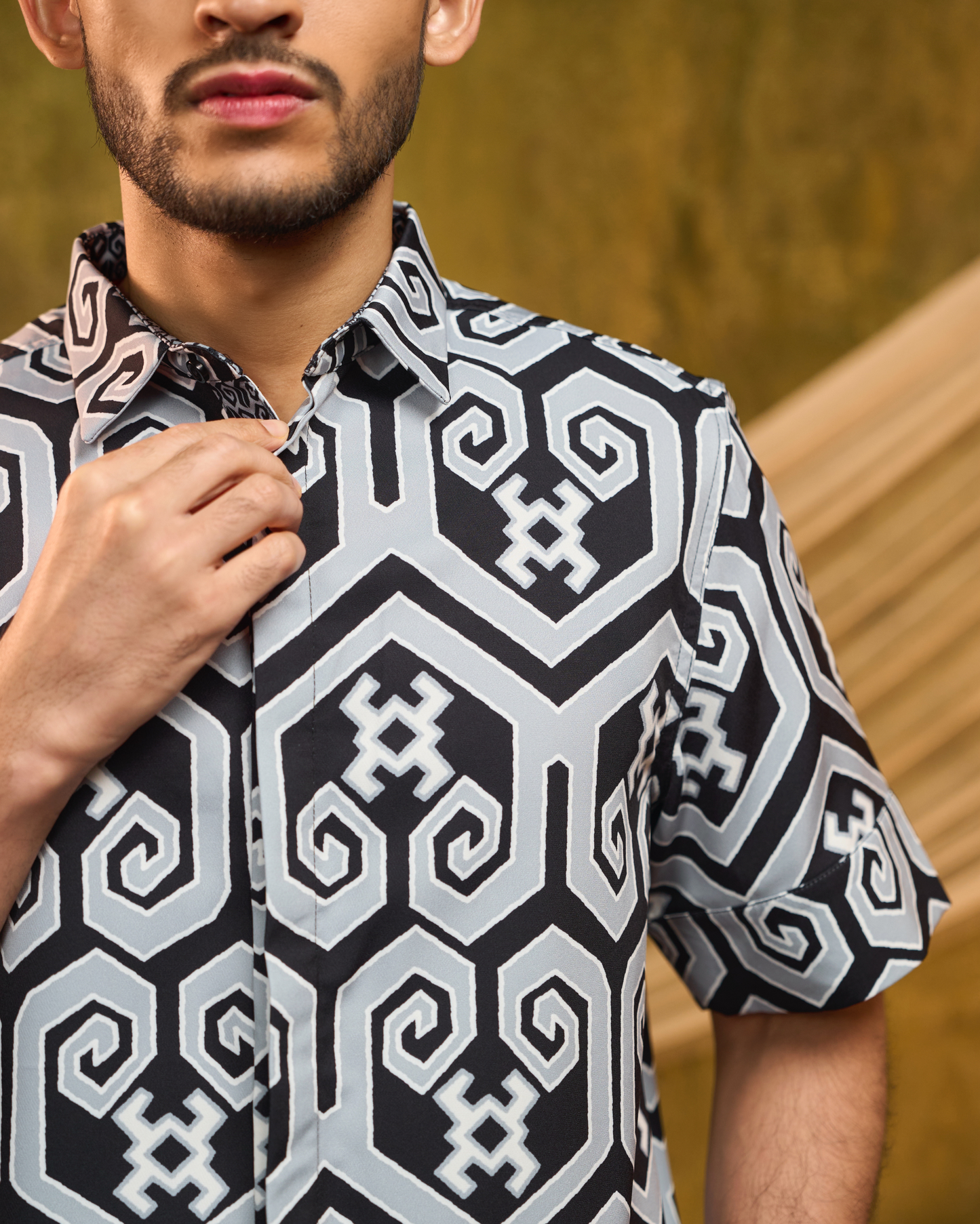 MELA SHORT SLEEVE SHIRT - Black